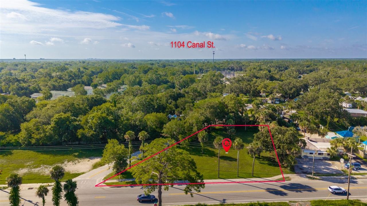Photo 2 of 14: 1104 W Canal St. NSB, FL 32168