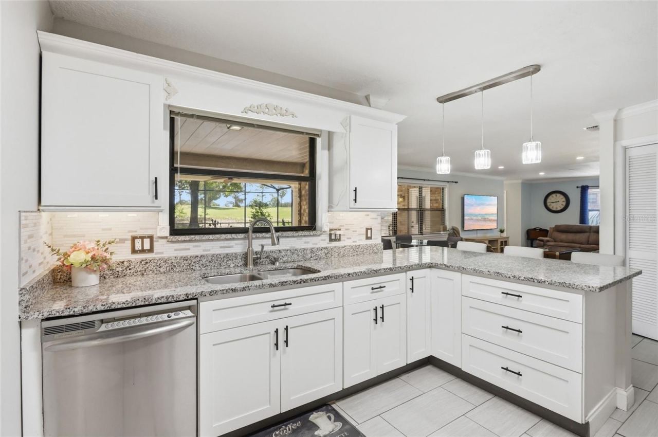 Photo 9 of 20: Kitchen
