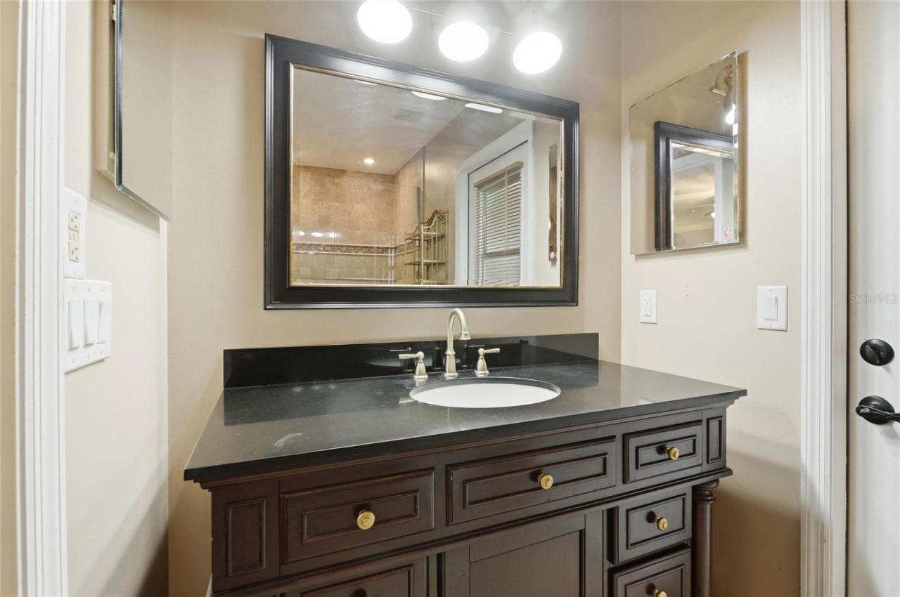 Photo 15 of 20: Primary Bathroom