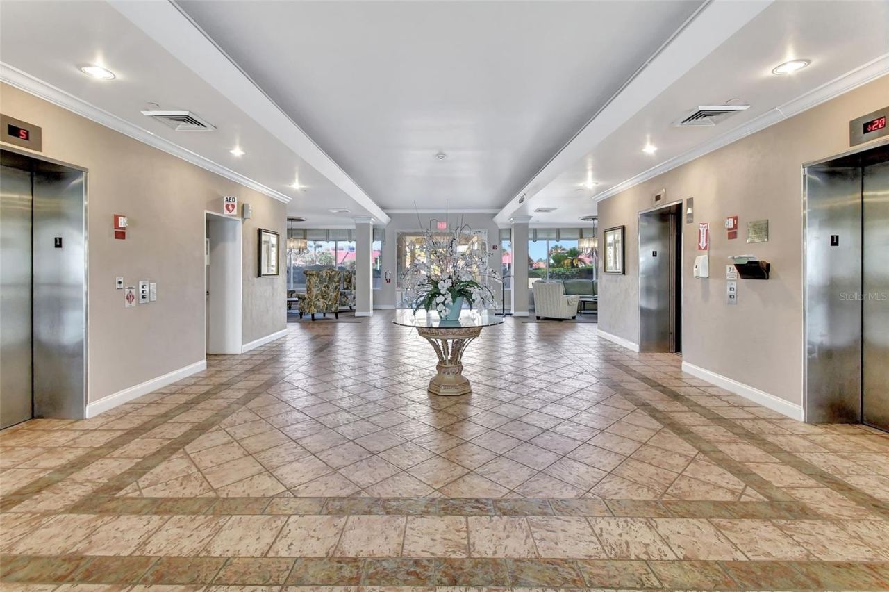Photo 5 of 20: Building Lobby