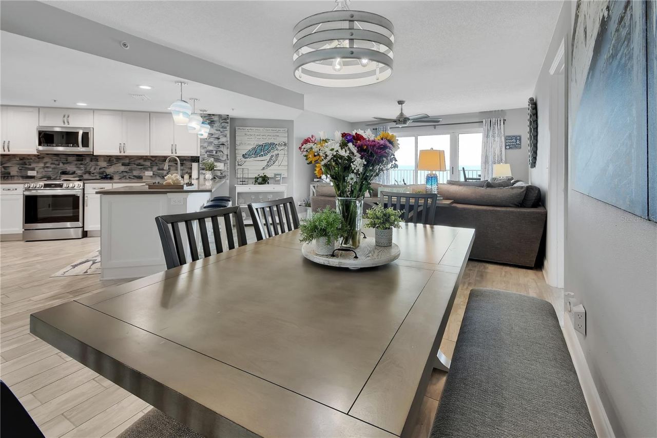 Photo 11 of 20: Dining Area