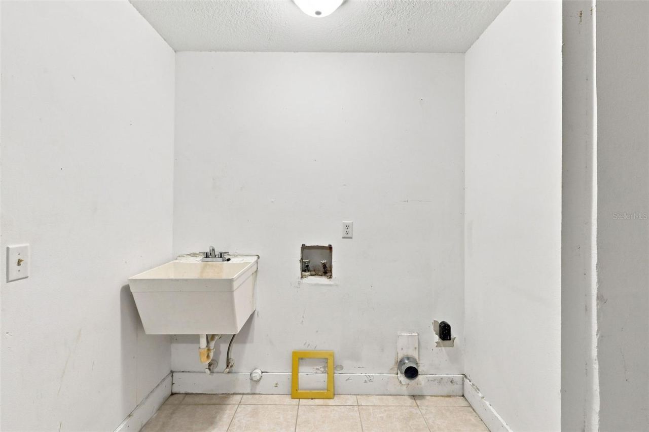 Photo 11 of 20