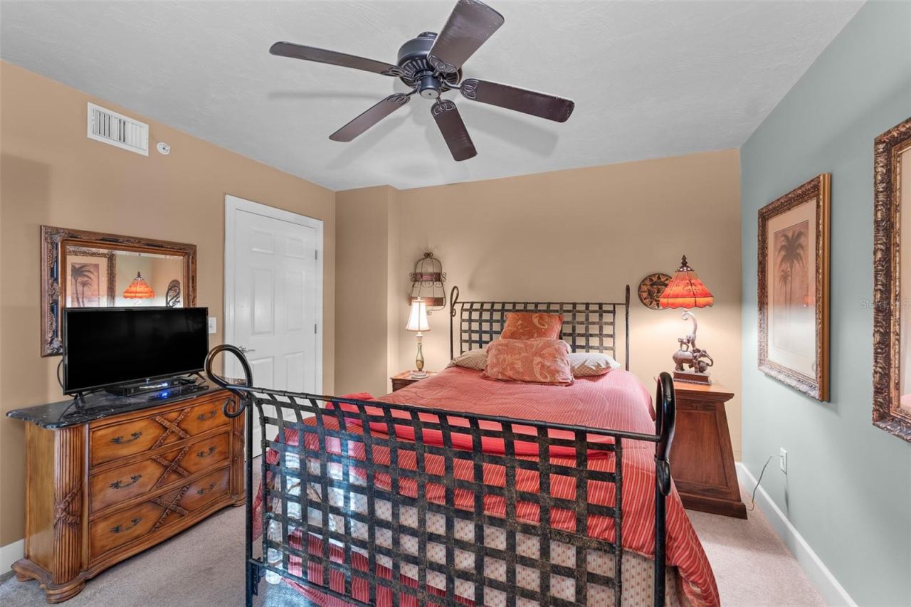 Photo 16 of 20: Guest Bedroom