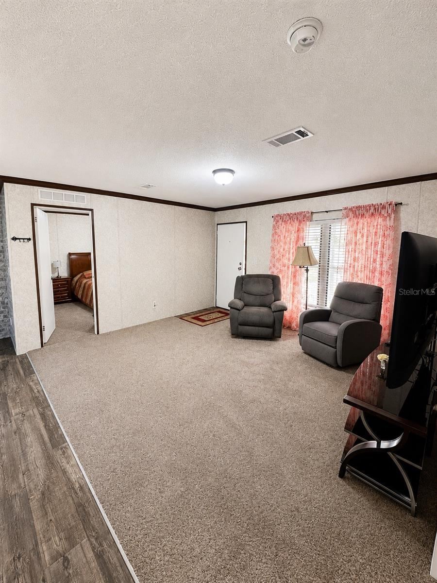 Photo 18 of 20