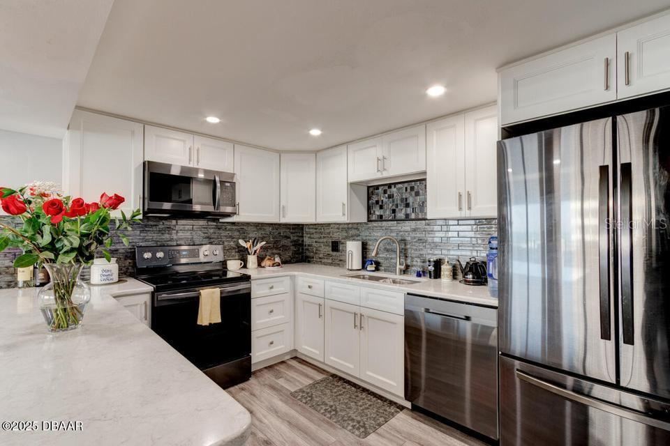 Photo 7 of 20: Kitchen
