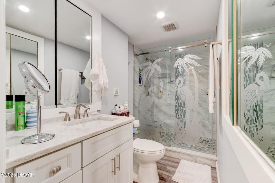 Photo 9 of 20: Primary Bath