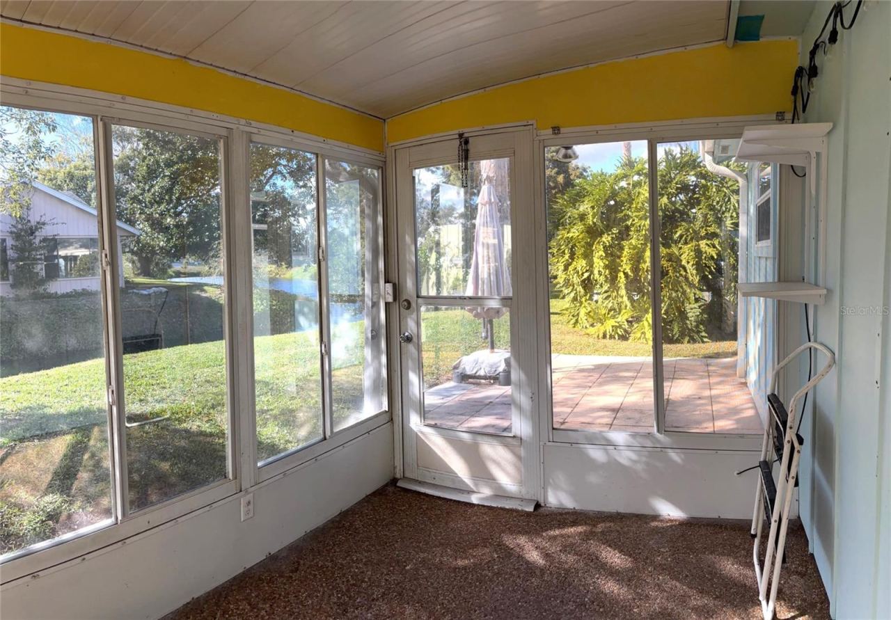 Photo 14 of 17: Sunroom
