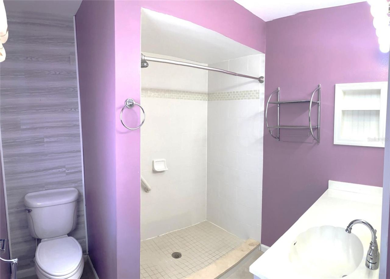 Photo 8 of 17: Primary Bathroom