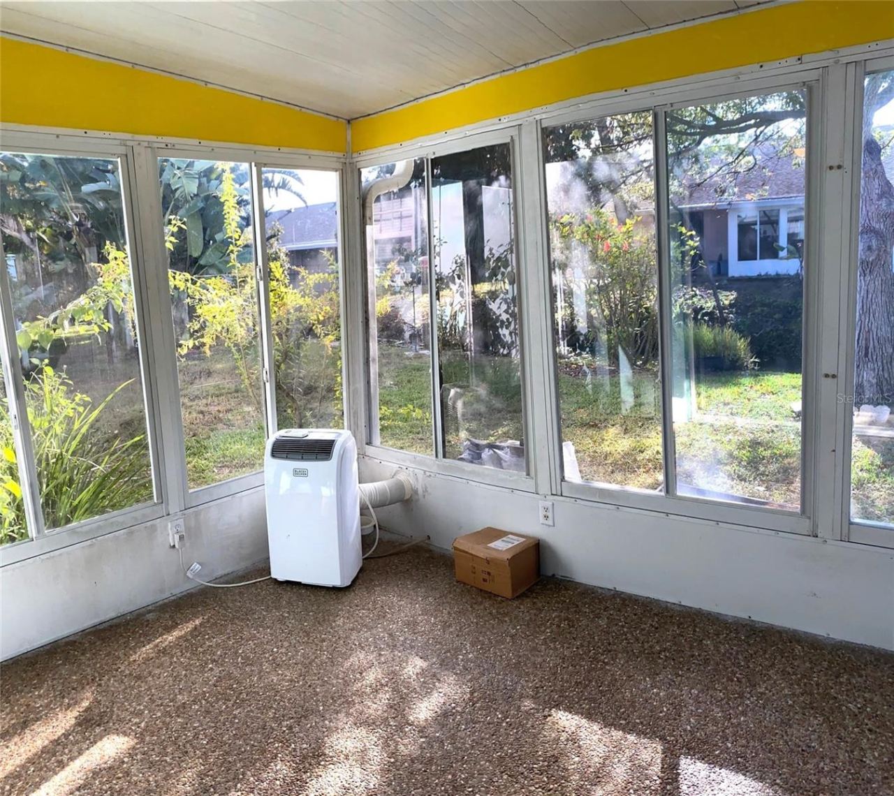 Photo 13 of 17: Sunroom