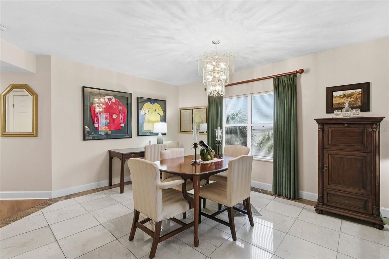 Photo 16 of 20: Generous Dining Area