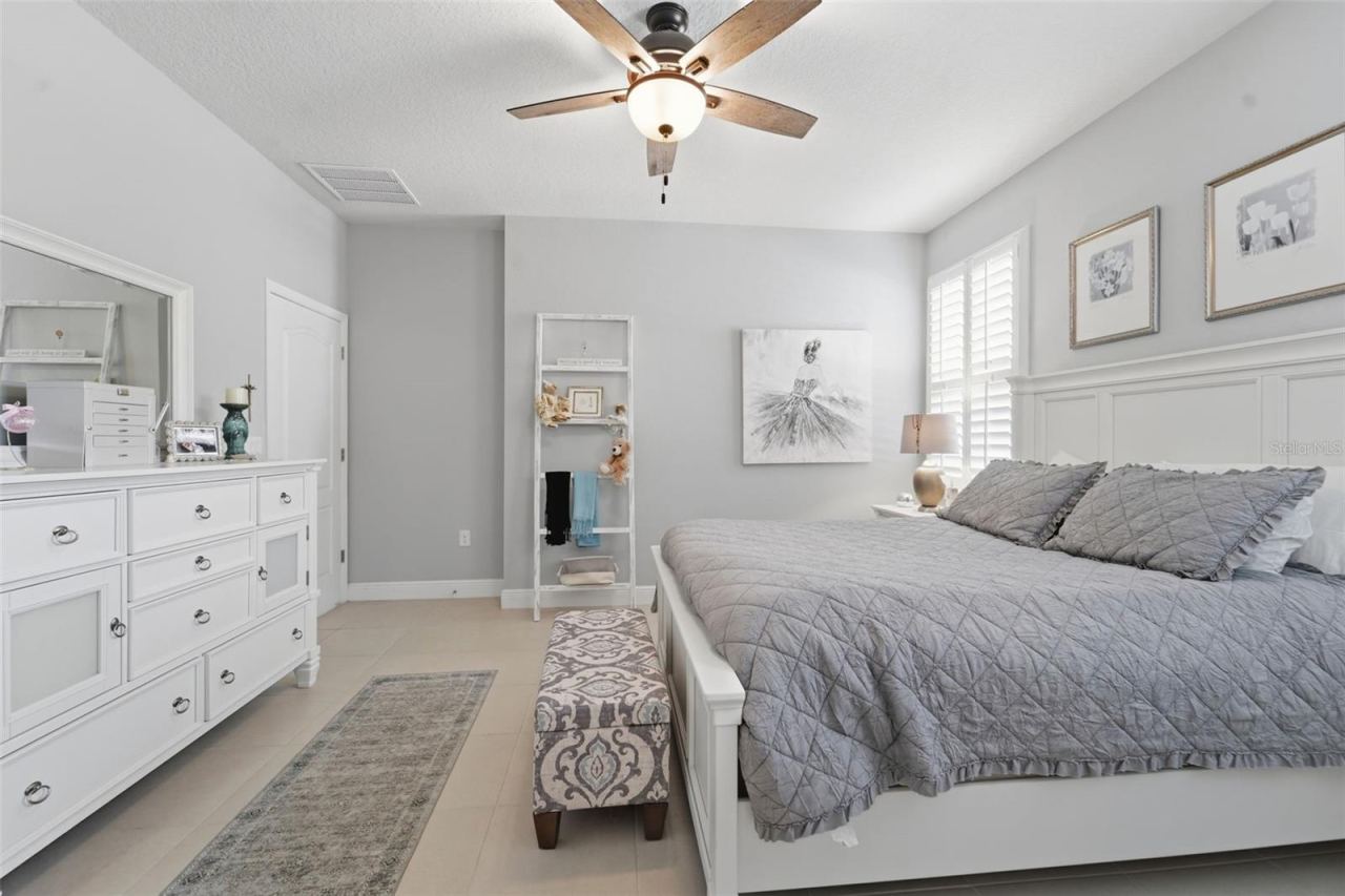 Photo 16 of 20: PRIMARY BEDROOM