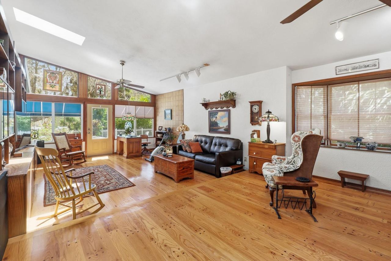 Photo 10 of 20: This space can also double as an in-law suite! Complete with private entrance, kitchen, and full bathroom.