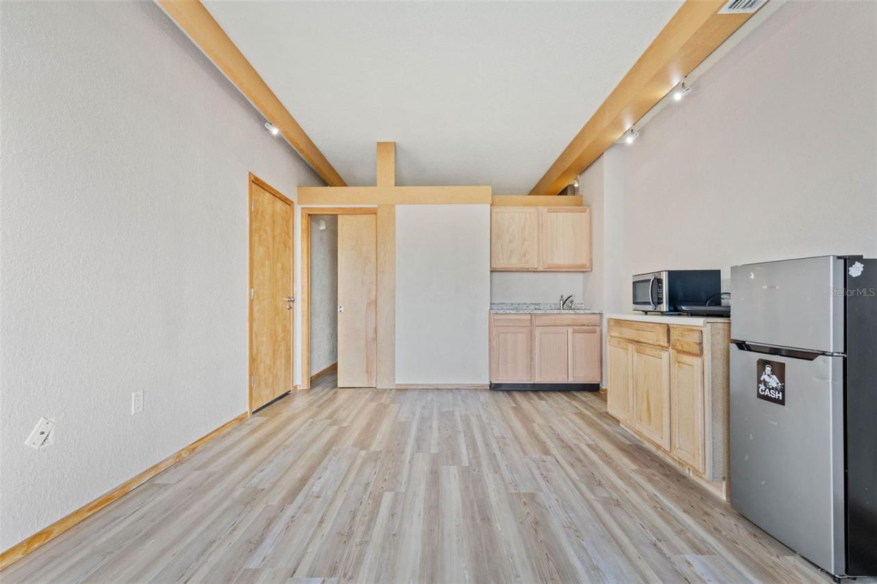 Photo 3 of 20: Unit C231-B