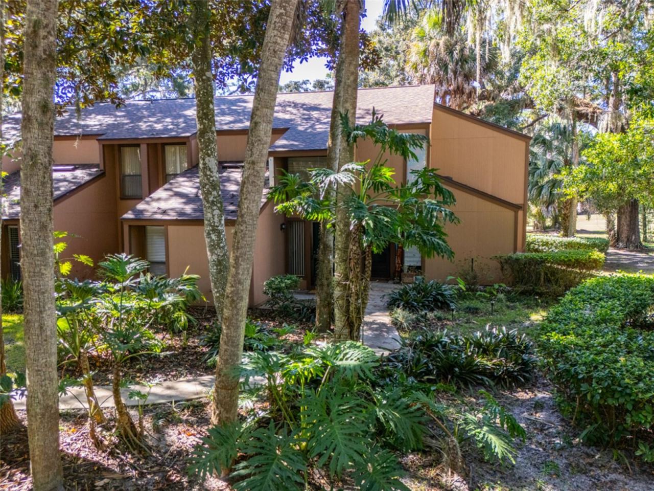Photo 2 of 20: Private Second Floor Unit Nestled In The Trees