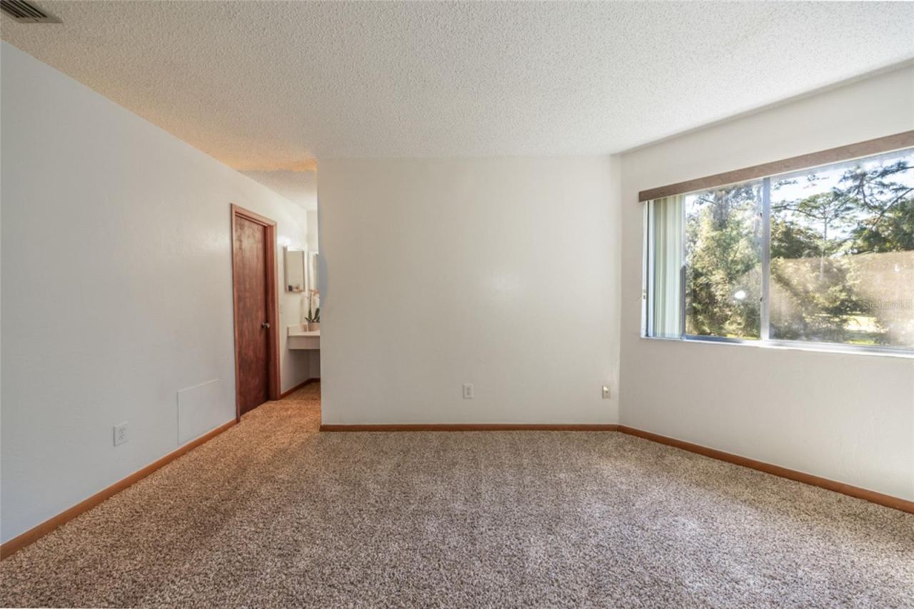 Photo 17 of 20: Primary Suite