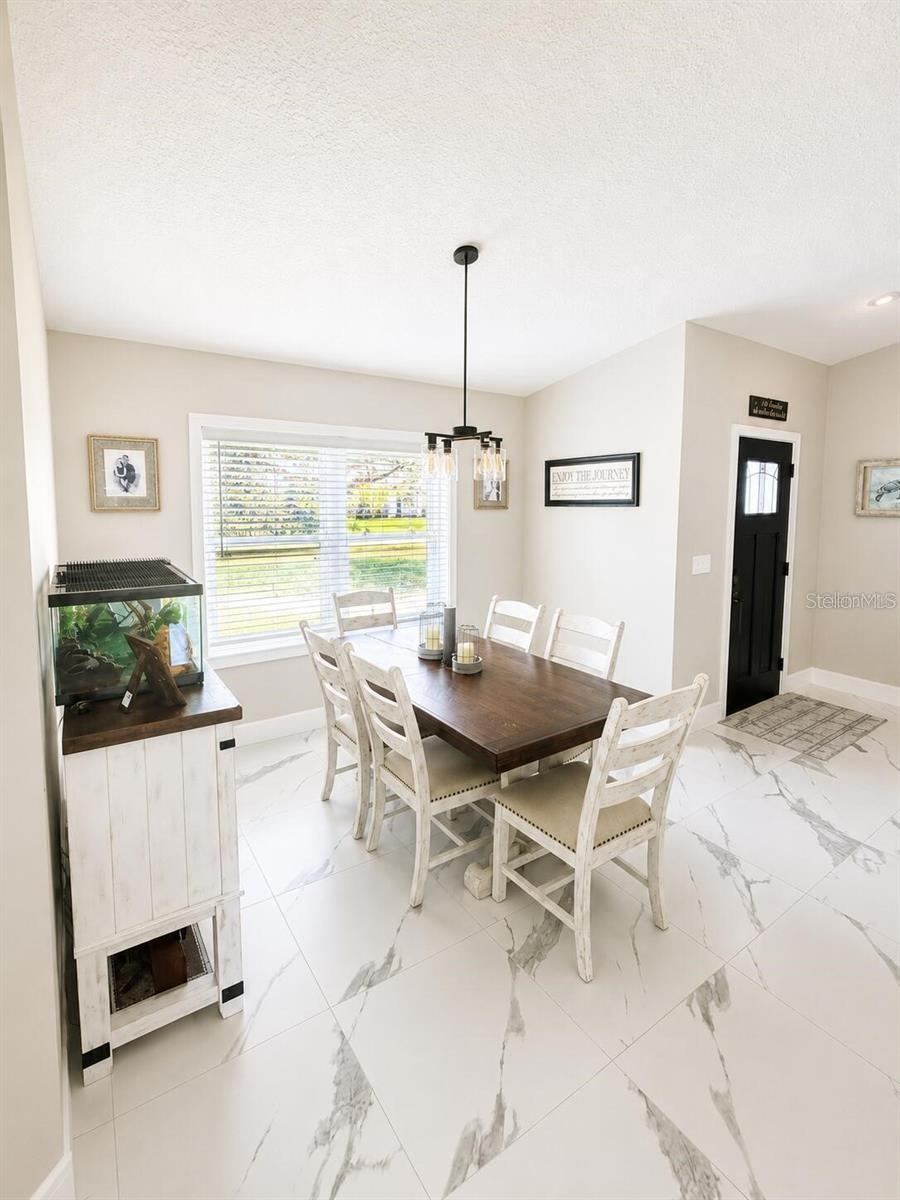 Photo 9 of 20: dining area