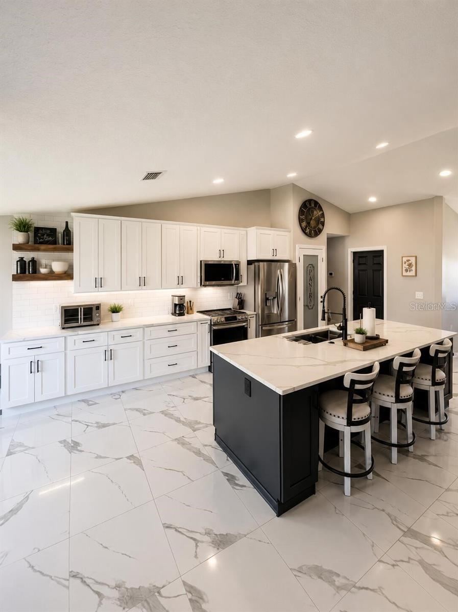 Photo 6 of 20: open floor plan