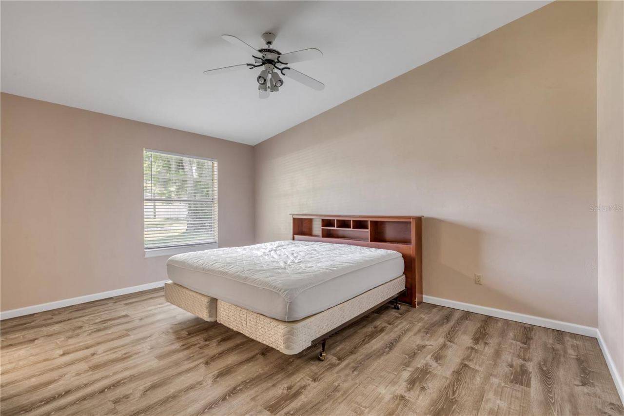 Photo 6 of 20: Master Bedroom