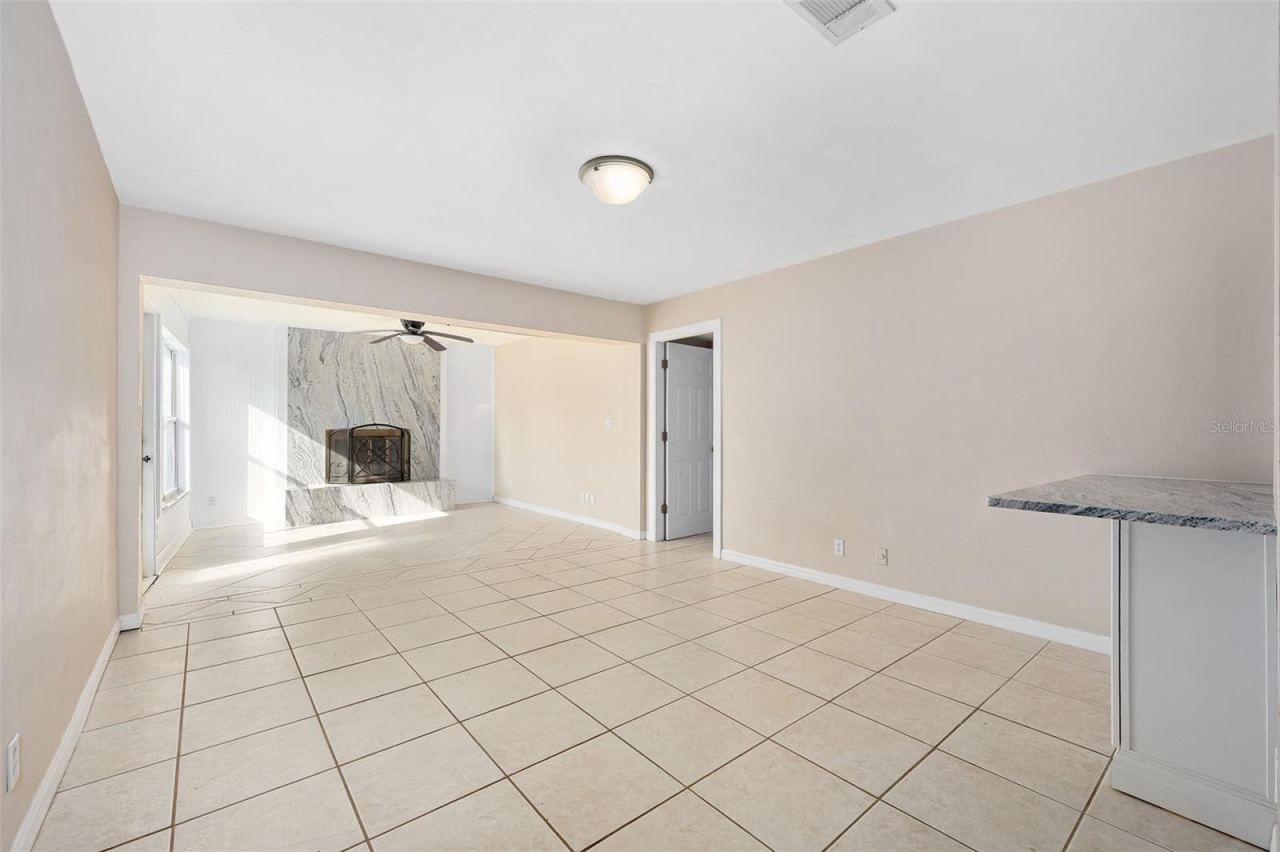 Photo 20 of 20: Family Room looking into kitchen