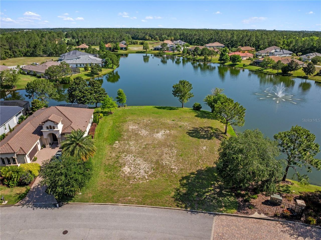 Photo 3 of 20: Very Private w/Lake & Fountain Views
