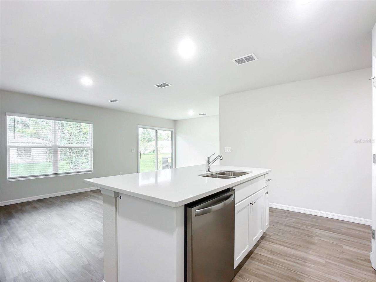 Photo 5 of 9: Kitchen