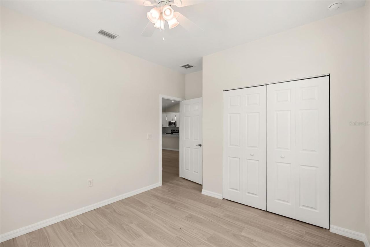Photo 18 of 20
