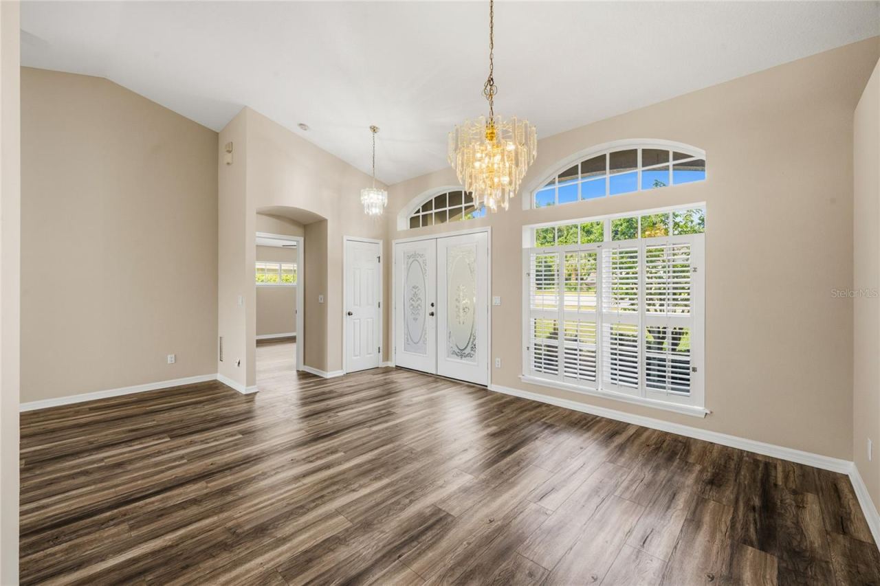Photo 6 of 20: Dining Room
