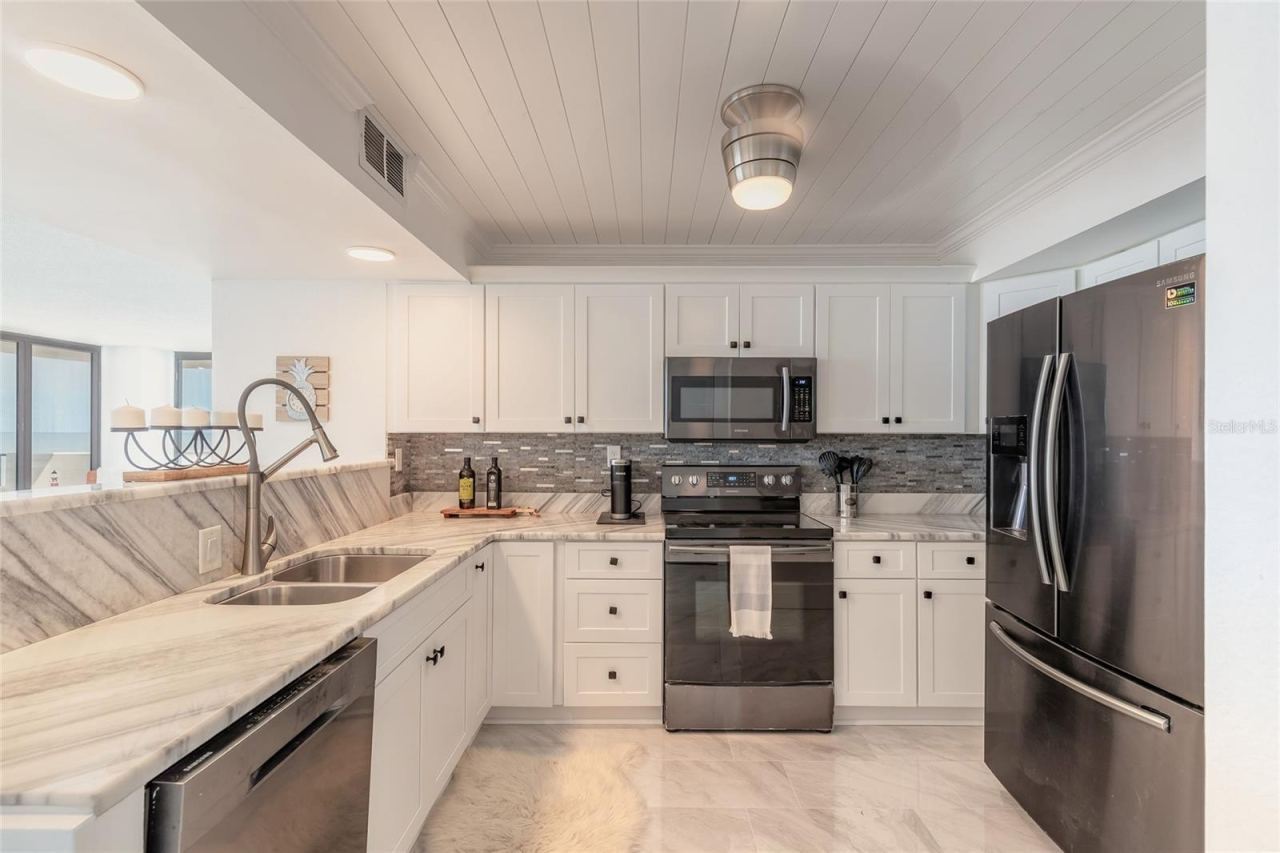 Photo 8 of 20: Kitchen