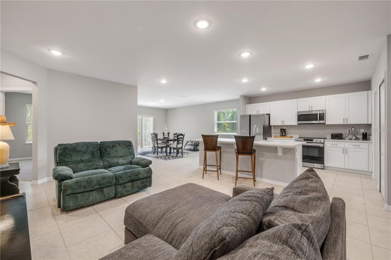 Photo 8 of 20: Tile Floors in Common Areas
