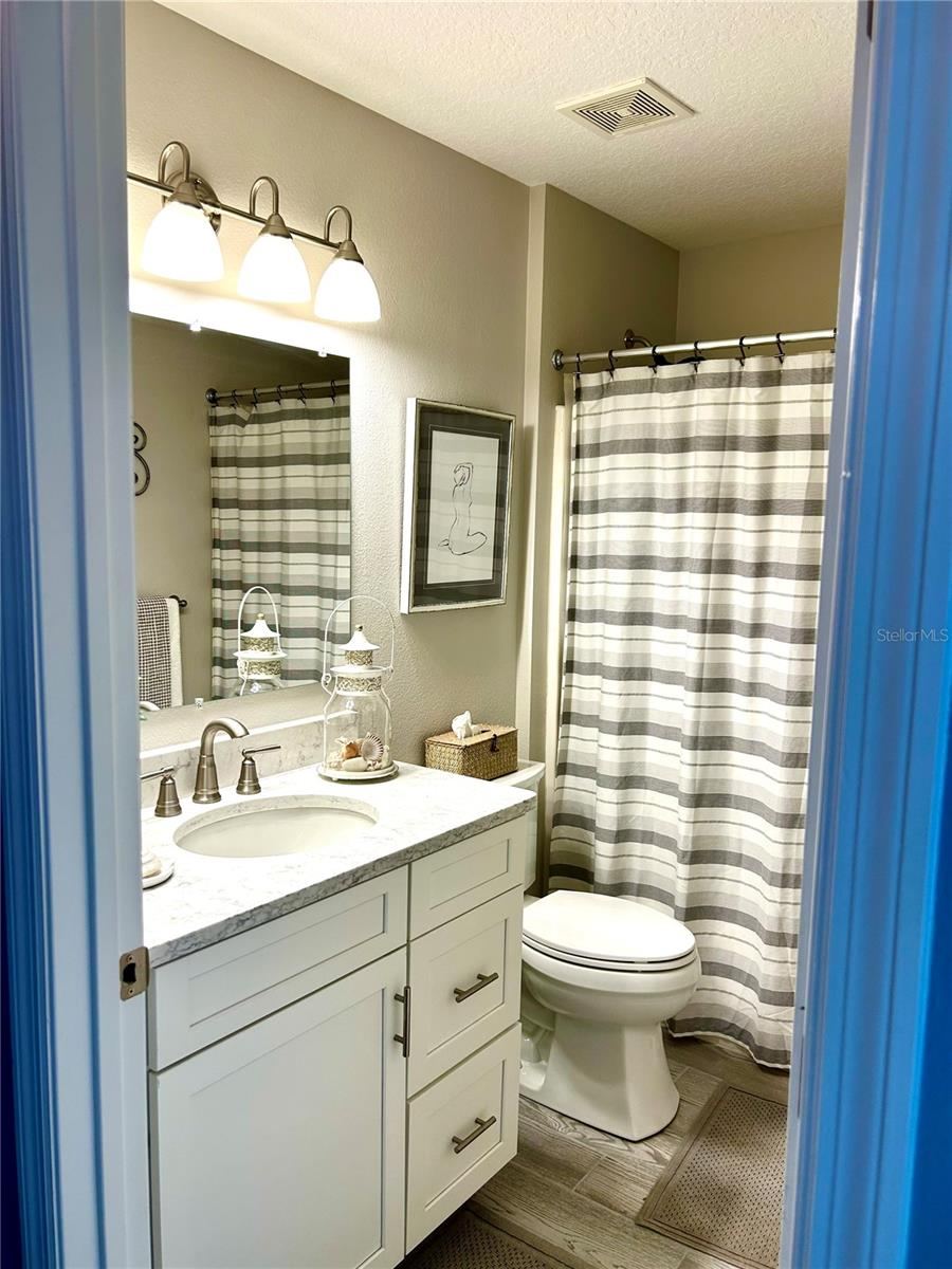 Photo 13 of 20: Guest Bathroom