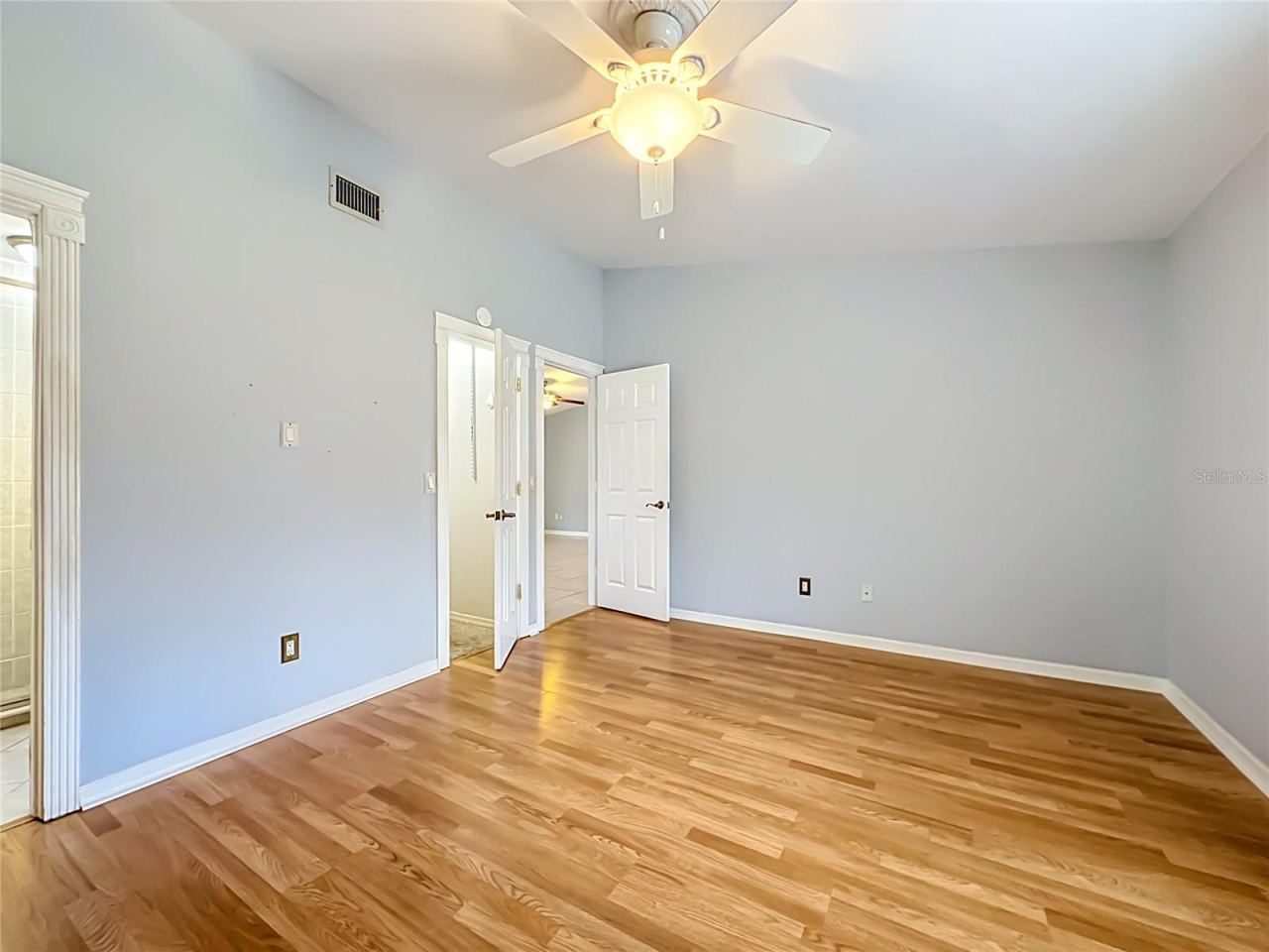 Photo 18 of 20