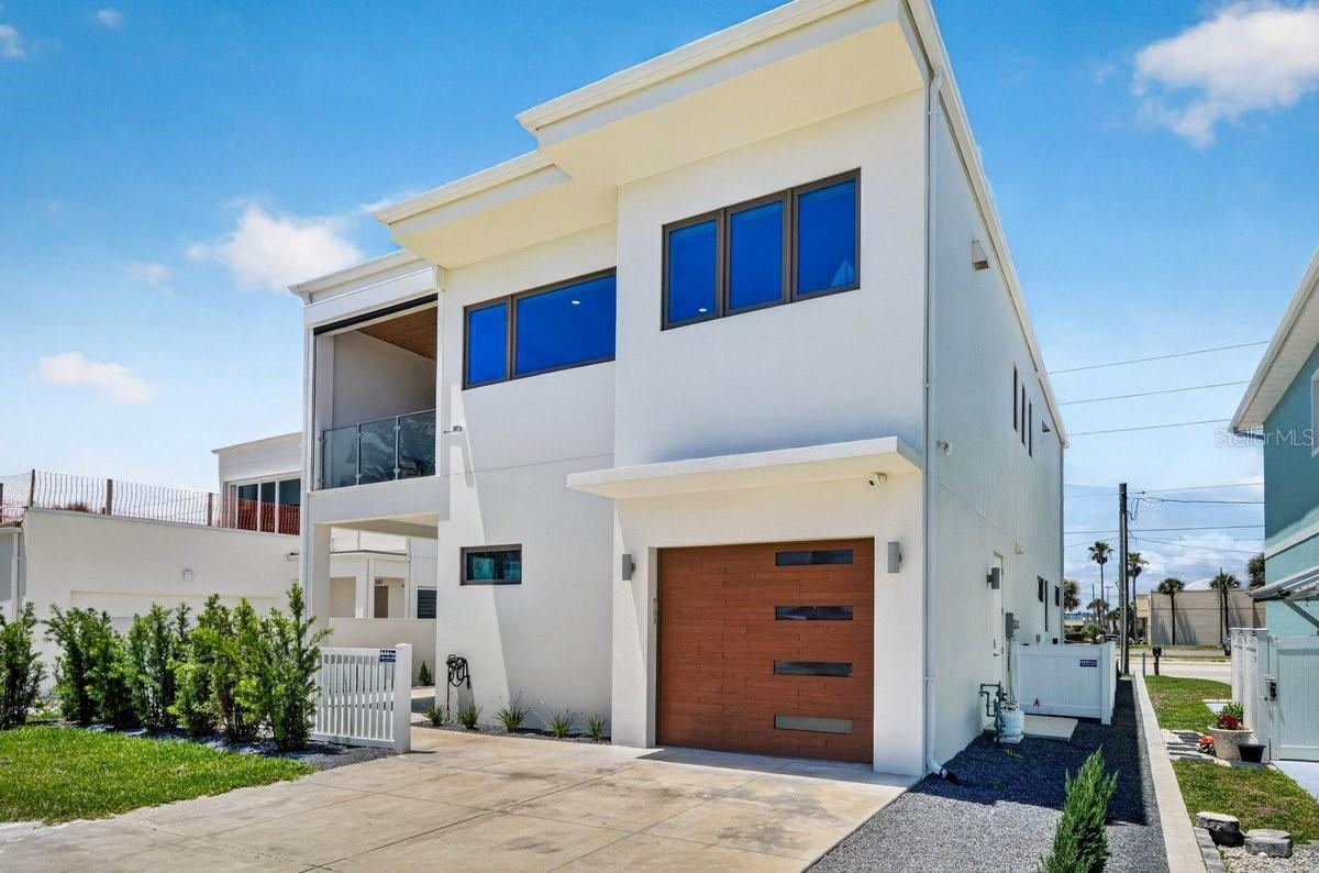 Photo 8 of 20: North Elevation (Hill St)