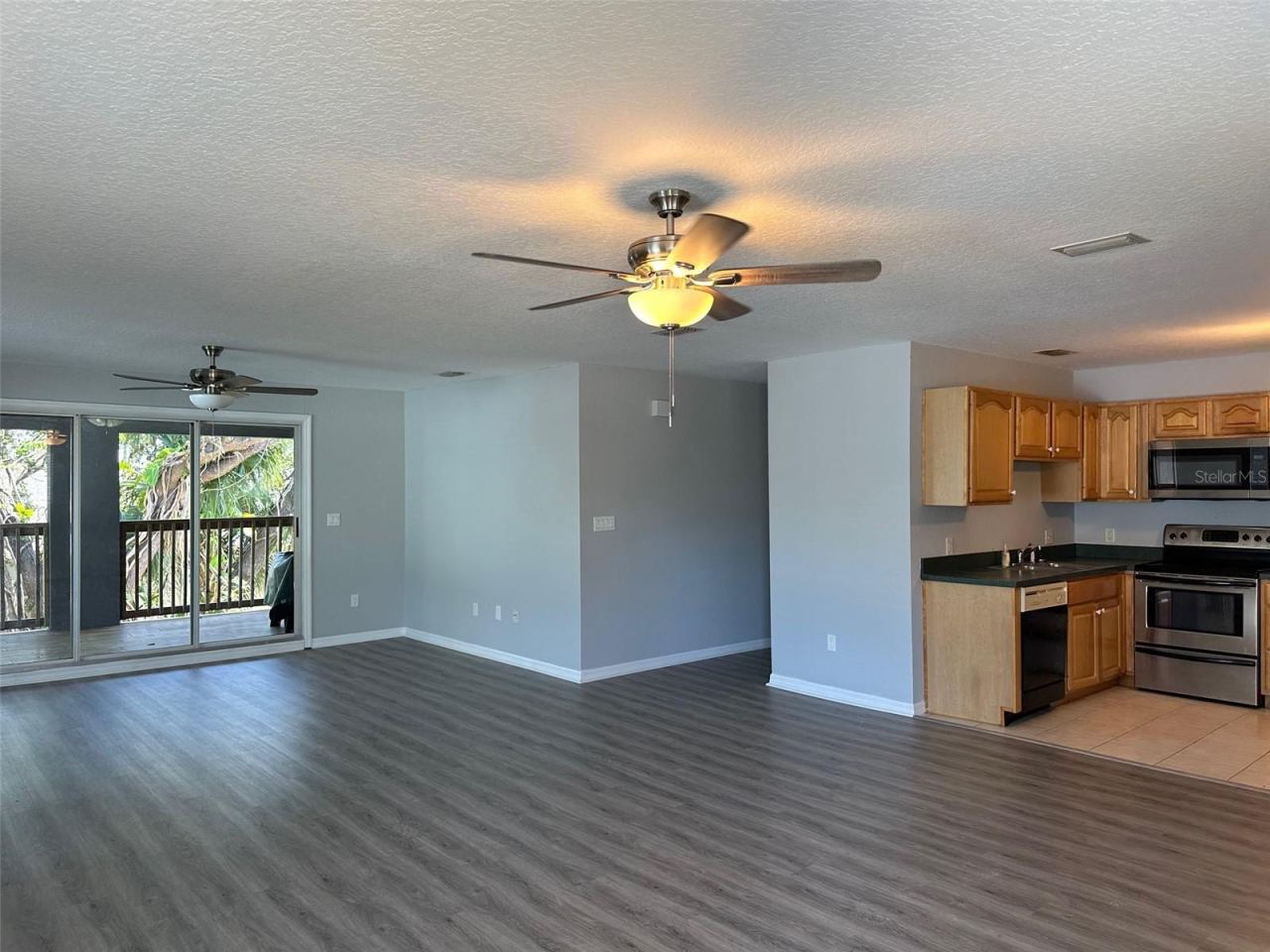 Photo 10 of 20: Open light floor plan