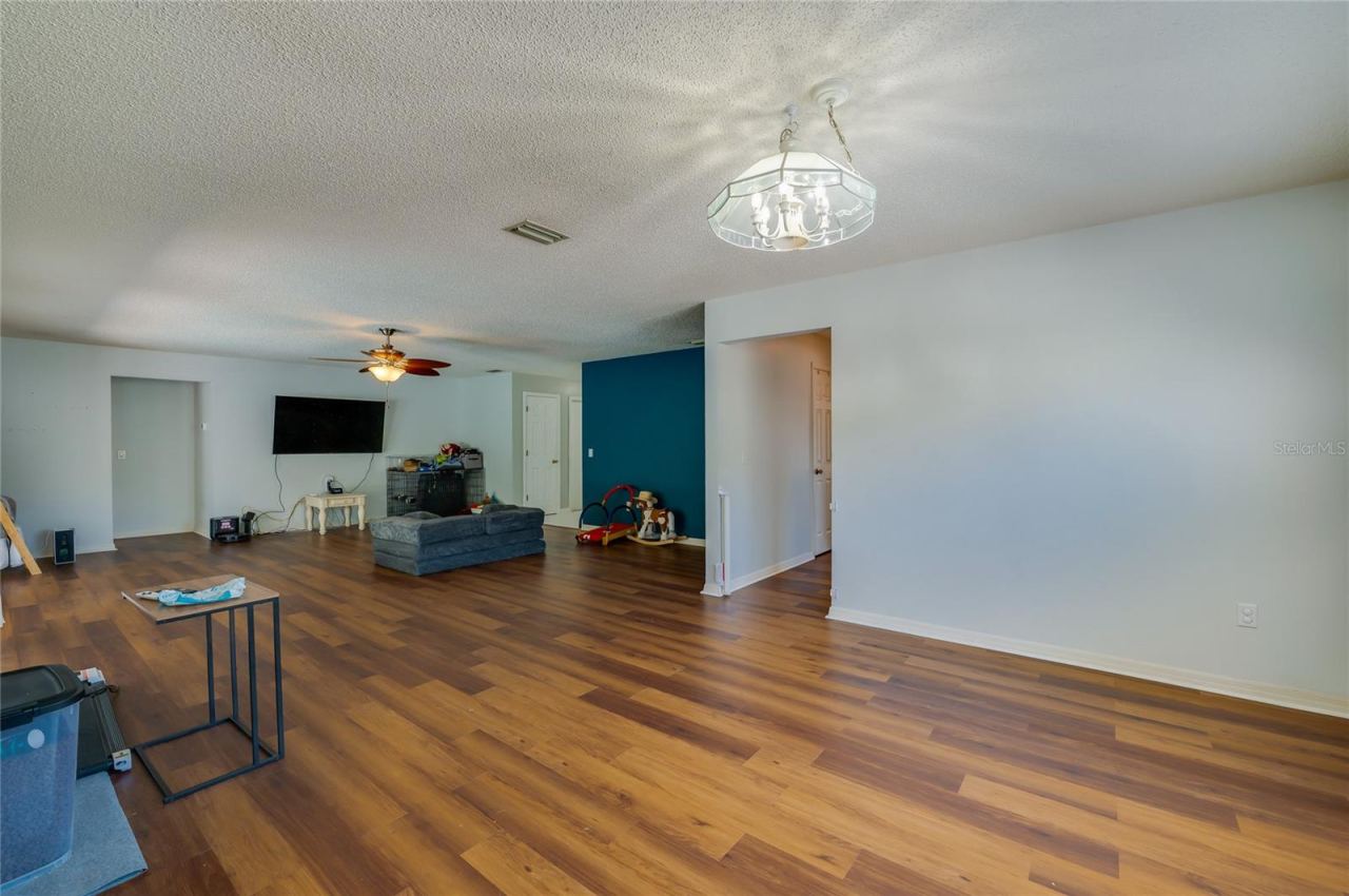 Photo 15 of 20: Dining Room to Living Room