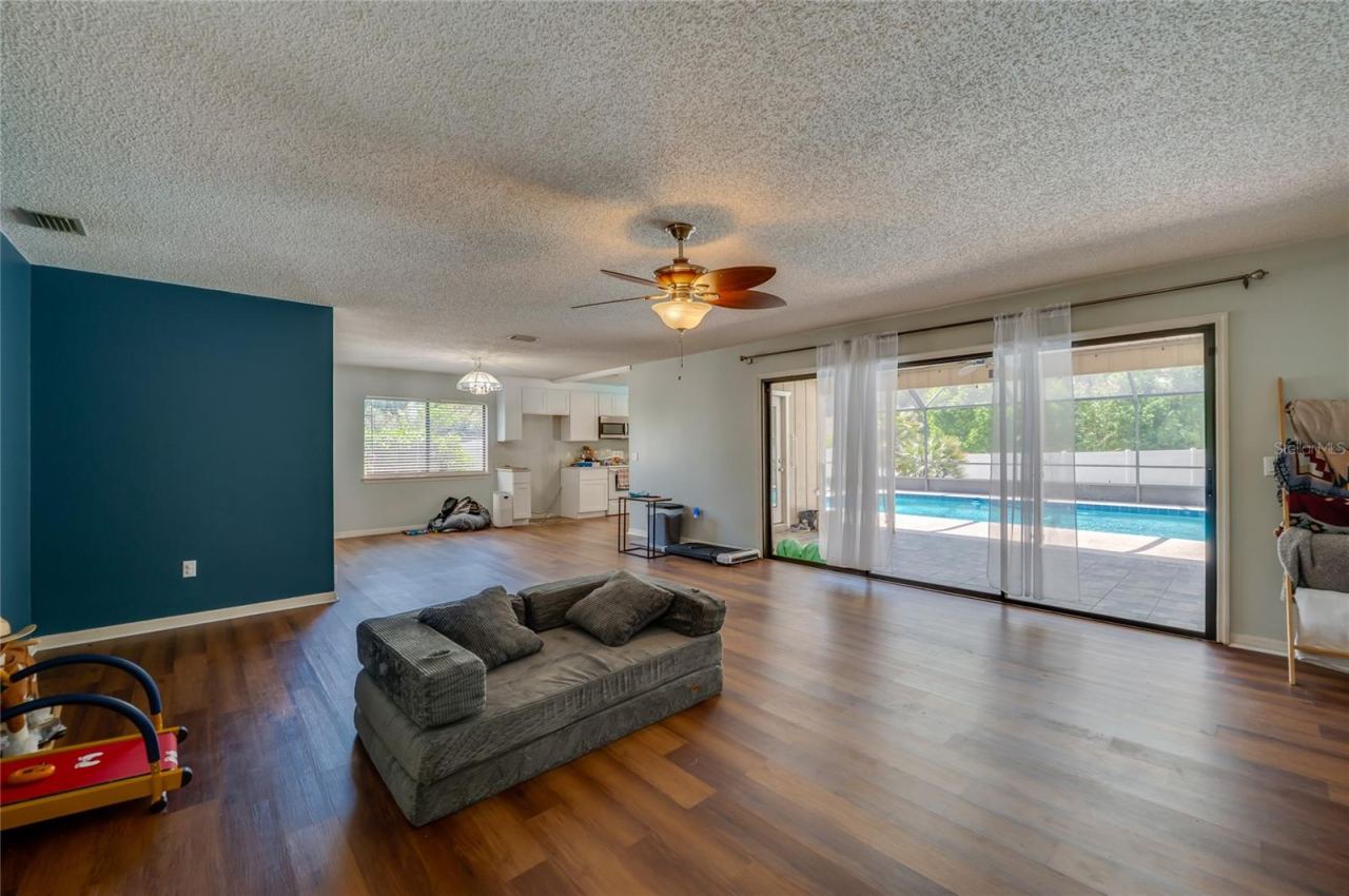 Photo 9 of 20: Great Room - Living and Dining Room