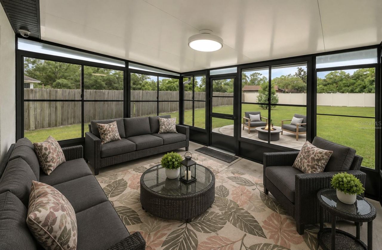 Photo 6 of 20: Virtually Staged Lanai w/Vinyl Windows