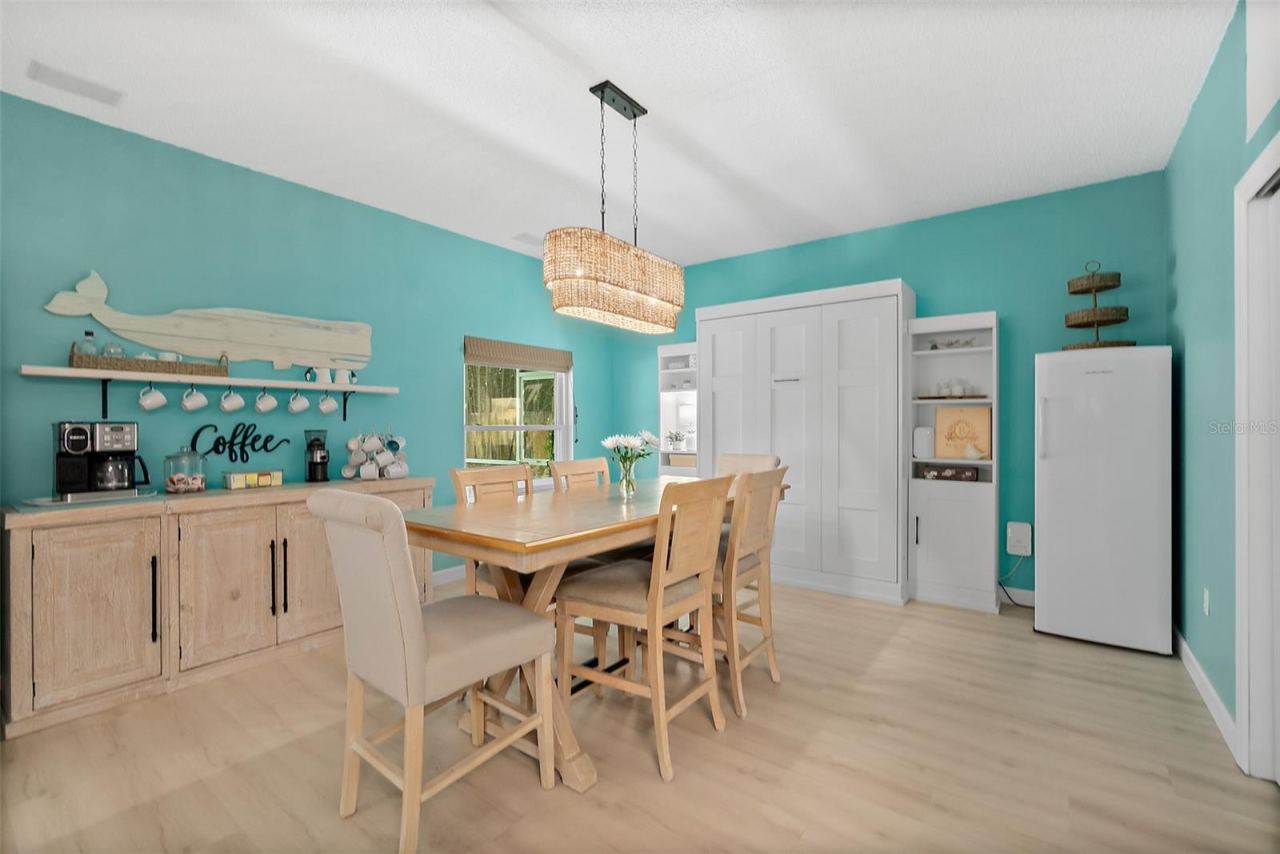 Photo 18 of 20: Dining Room