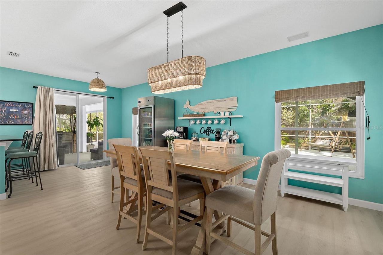 Photo 17 of 20: Dining Room