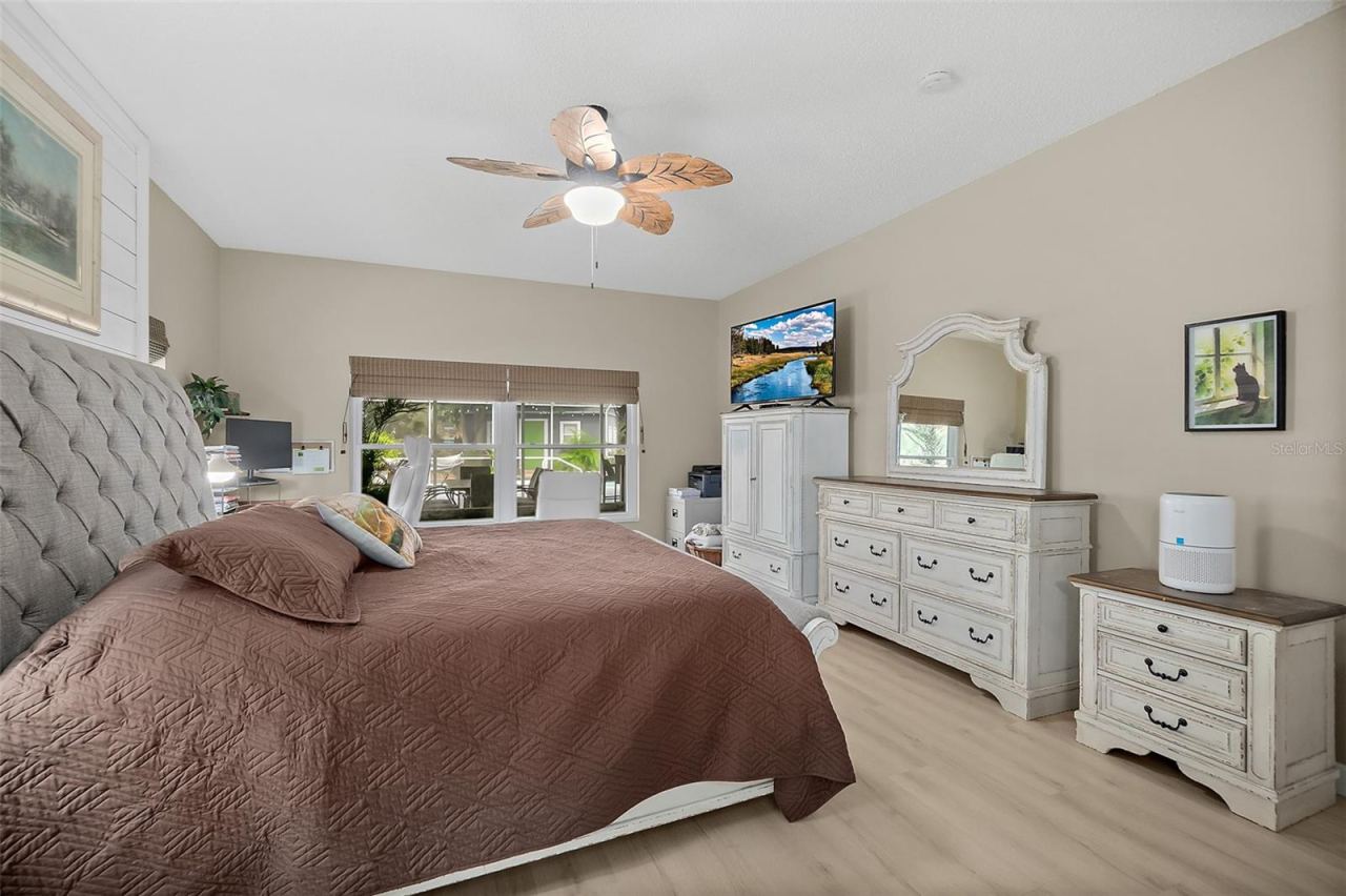 Photo 19 of 20: Primary Bedroom