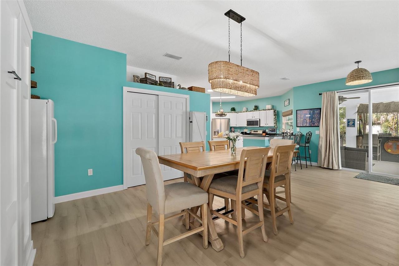 Photo 16 of 20: Dining Room