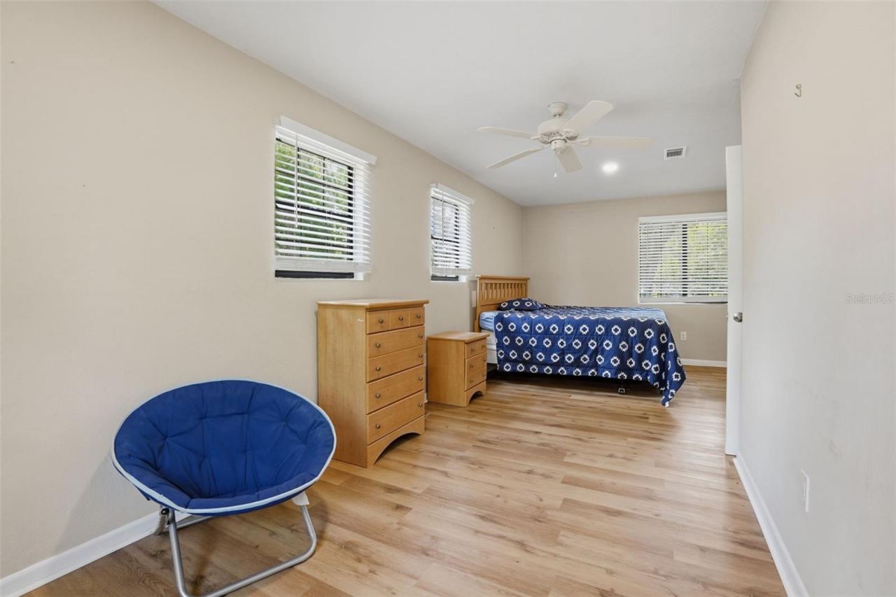 Photo 13 of 20: Master Bedroom