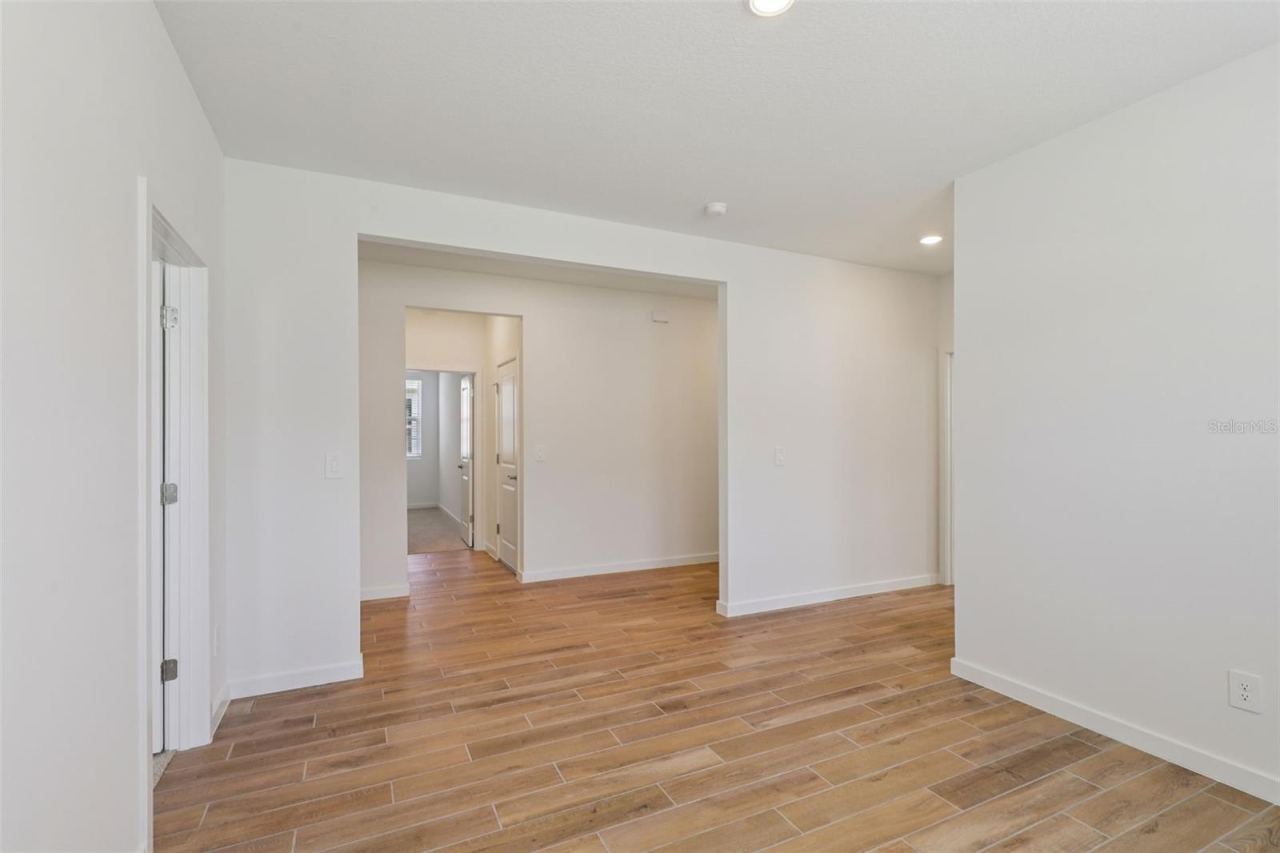 Photo 18 of 20: The interior photos are of another home with the same floor plan and interior finishes. Some details may vary