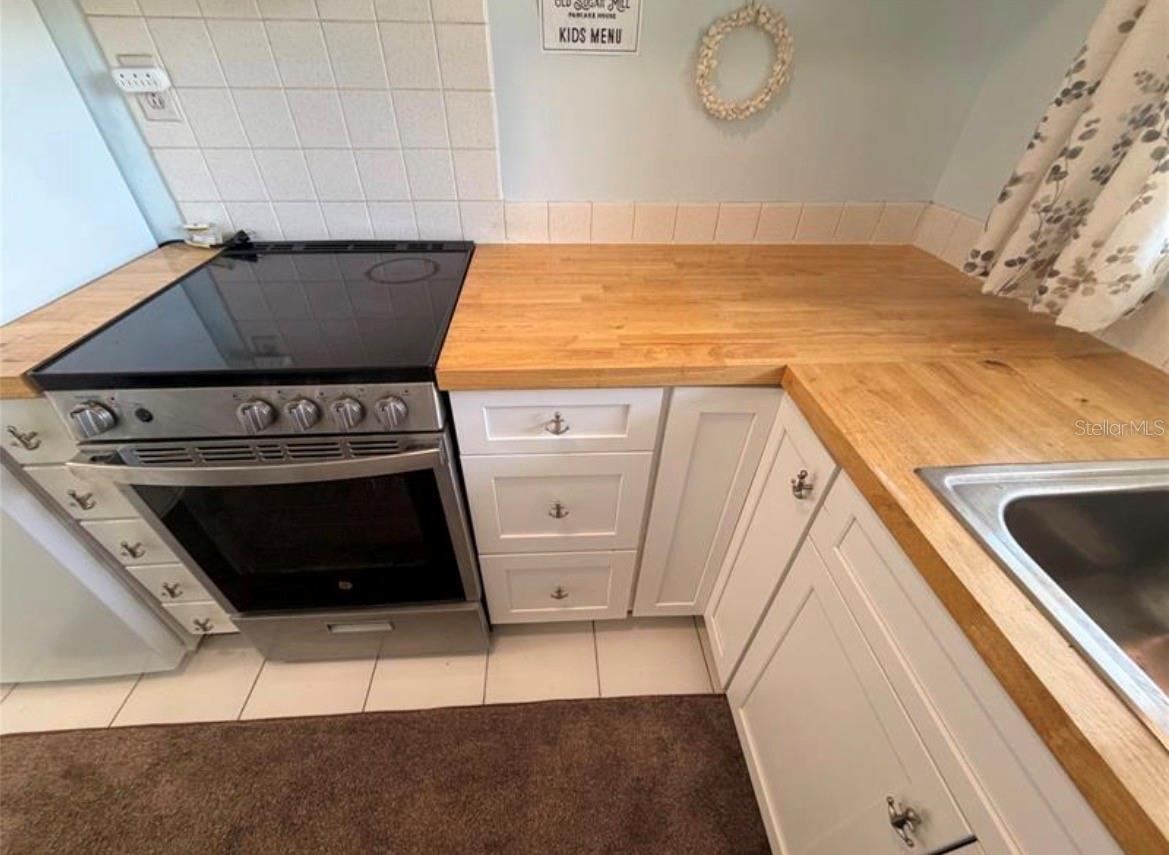 Photo 10 of 20: Kitchen 9X7