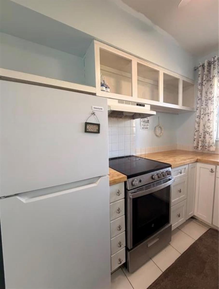 Photo 16 of 20: Kitchen 9X7 with open shelving