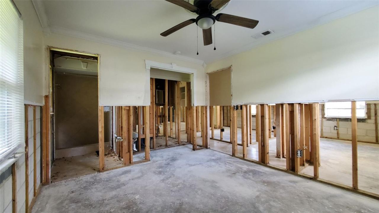 Photo 13 of 20: Primary Bedroom