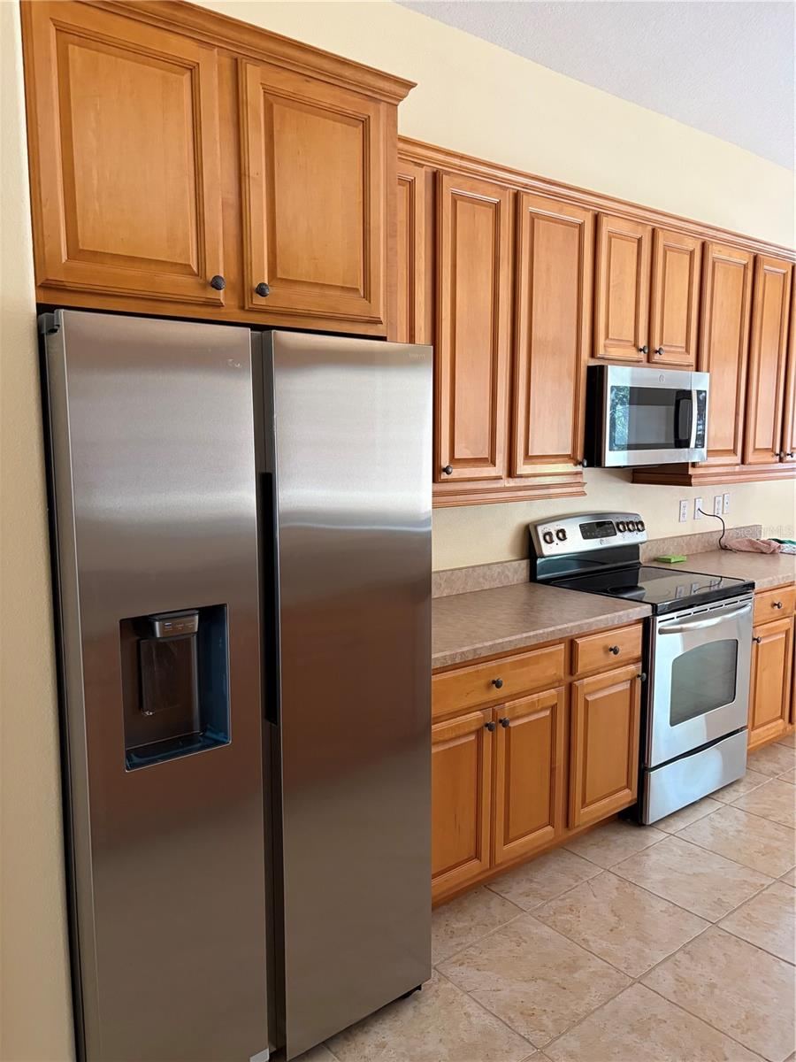 Photo 4 of 5: New refrig