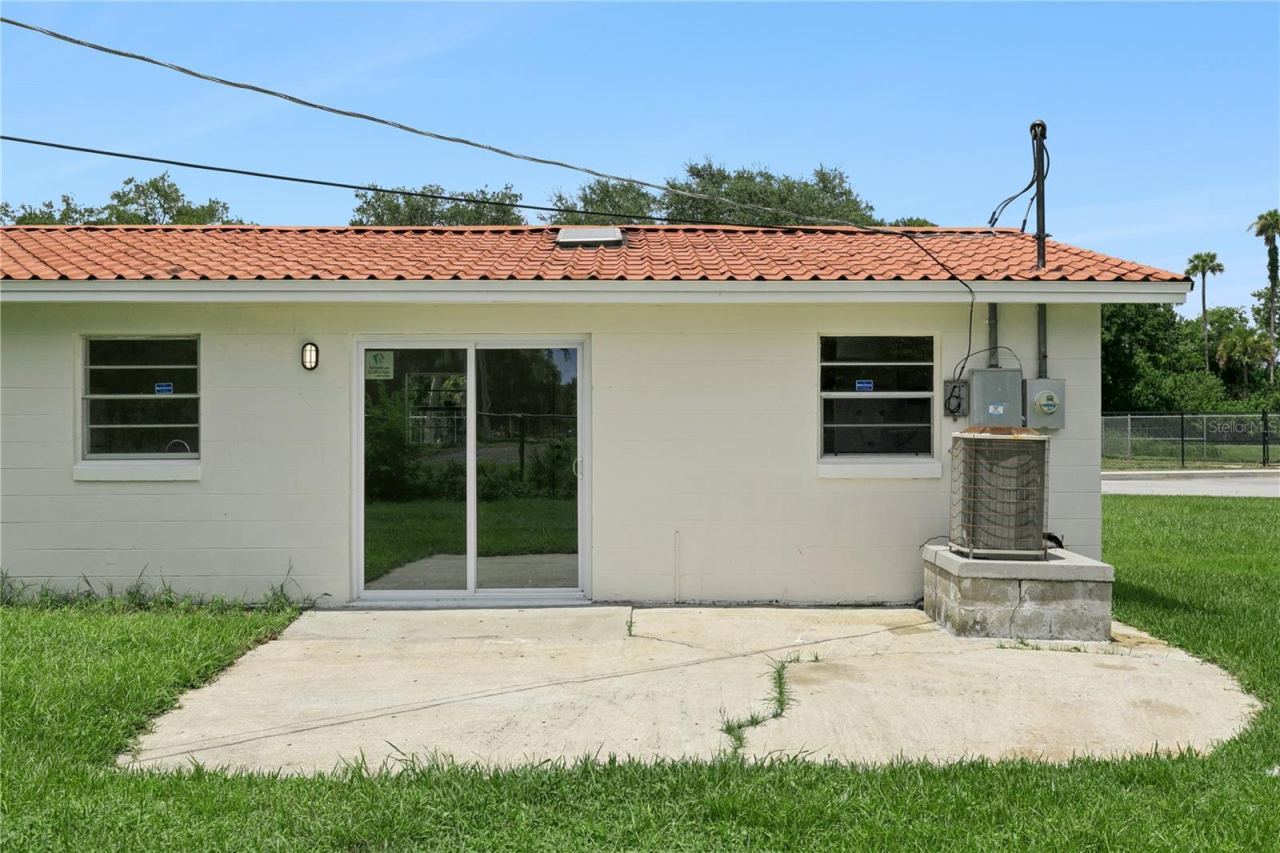 Photo 15 of 20: Sliding Door with Patio Access
