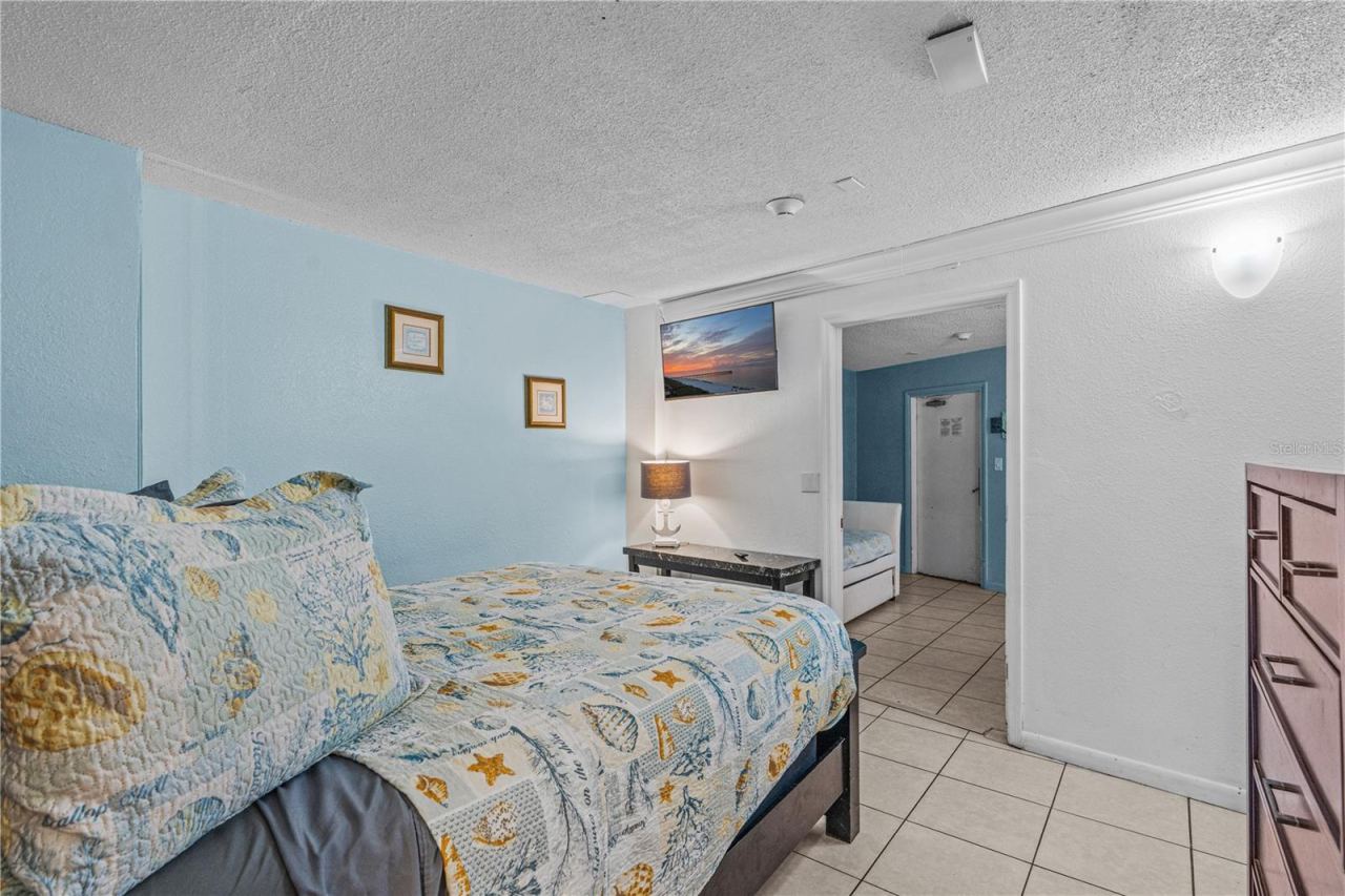 Photo 16 of 20