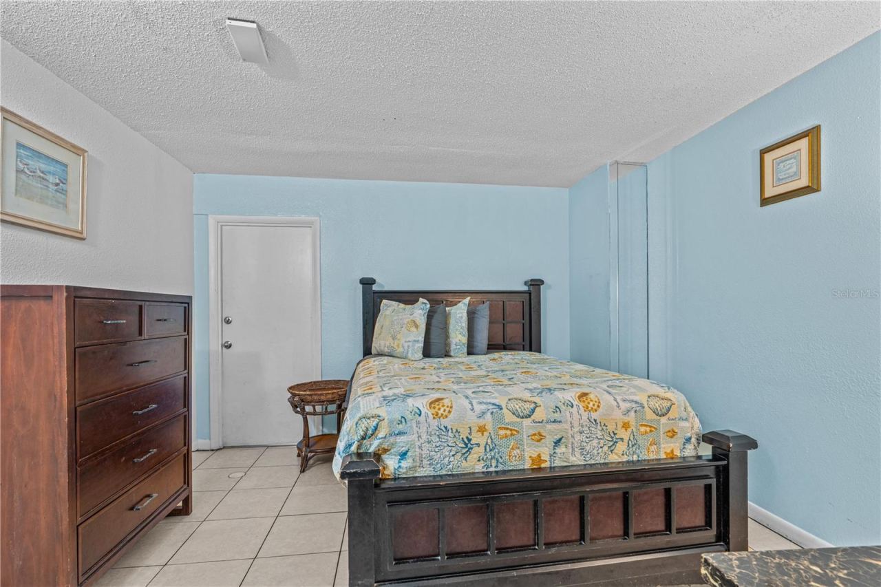 Photo 14 of 20