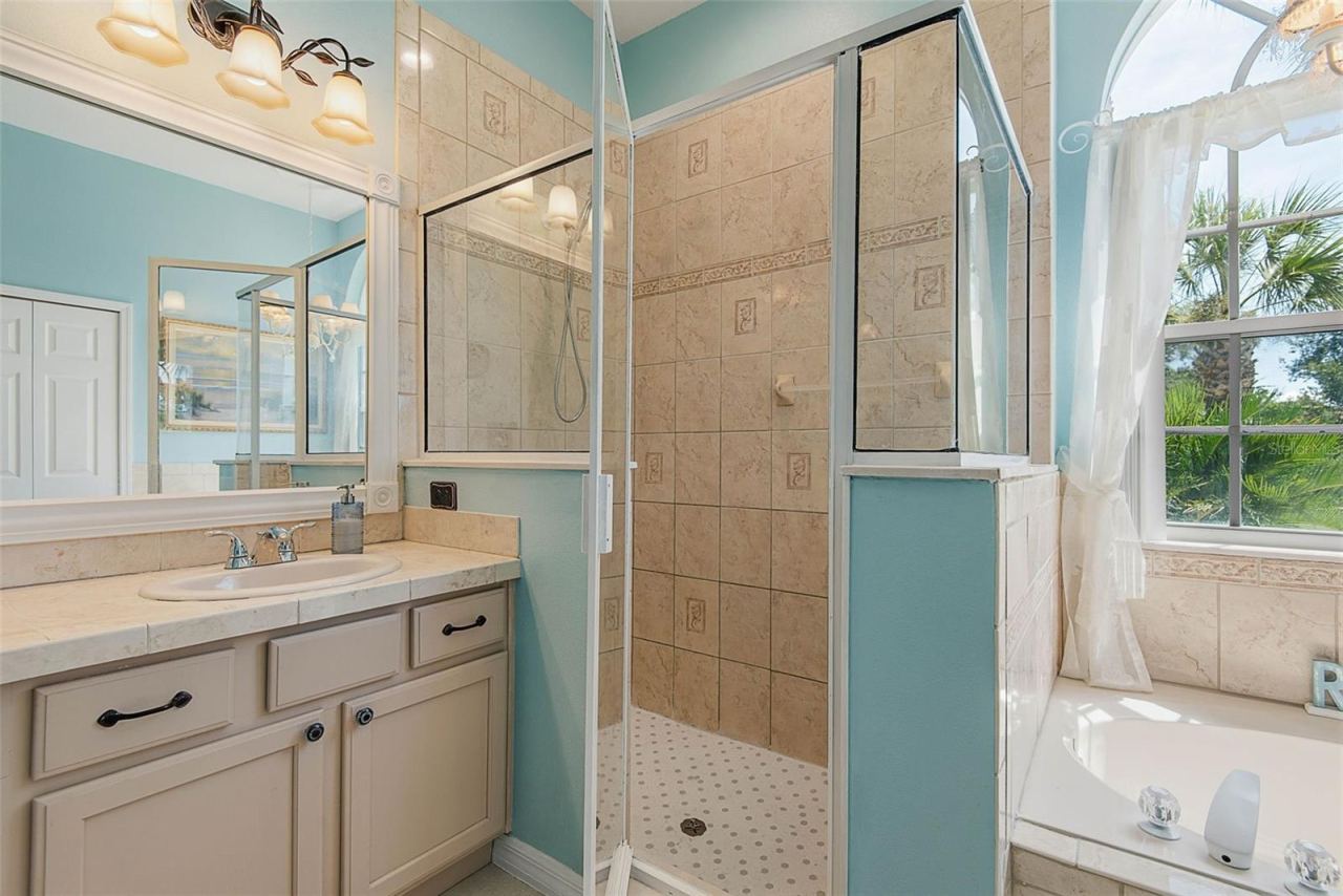 Photo 18 of 20: Primary Bathroom